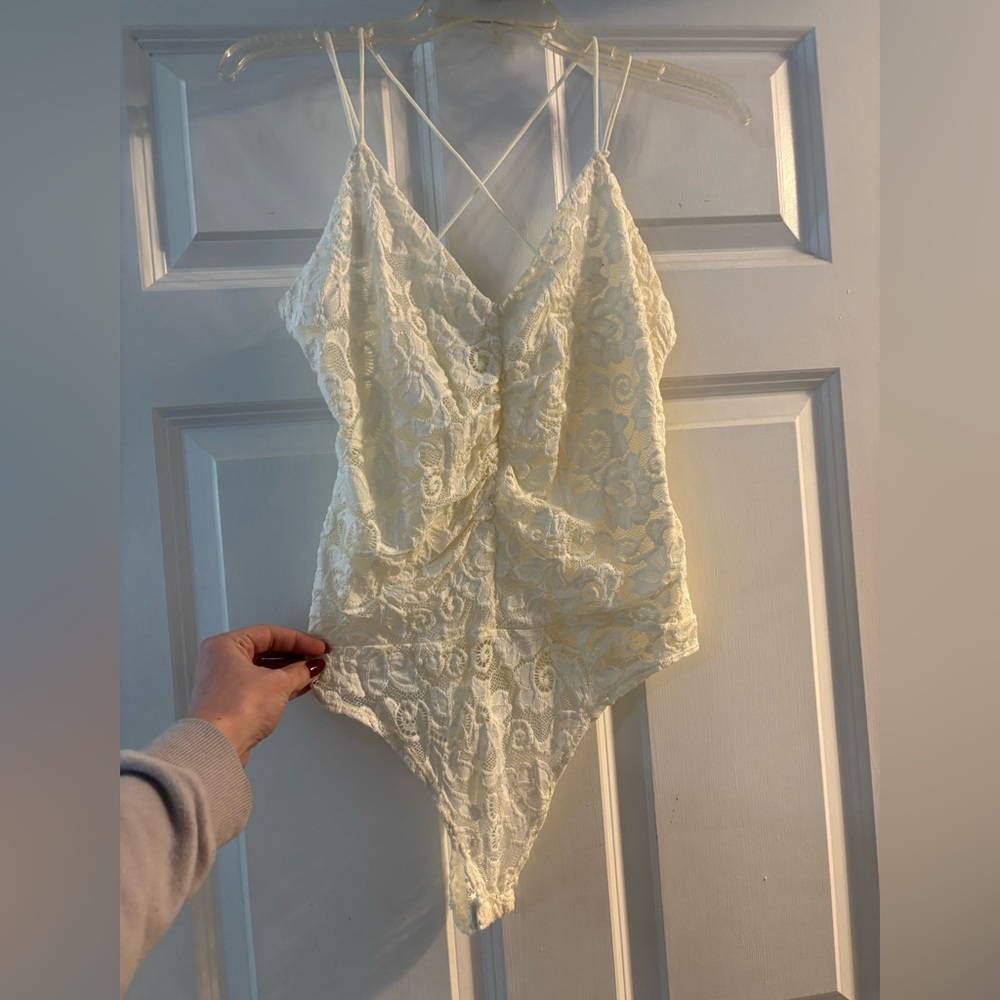 Chic‎ Lace Bodysuit in Cream